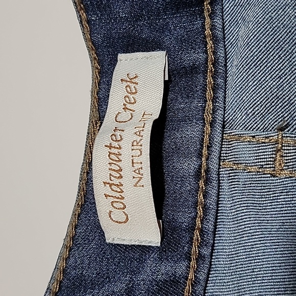 Coldwater Creek Natural Fit Medallion Crop Capri Denim Blue Jean Embroidered 6 - Picture 6 of 10